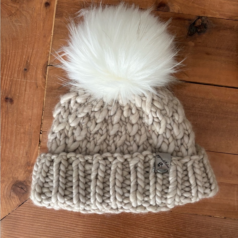 GGCuddlebee toque. Brand new